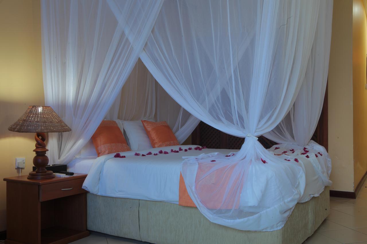 Giraffe Ocean View Hotel Dar es Salaam Buitenkant foto