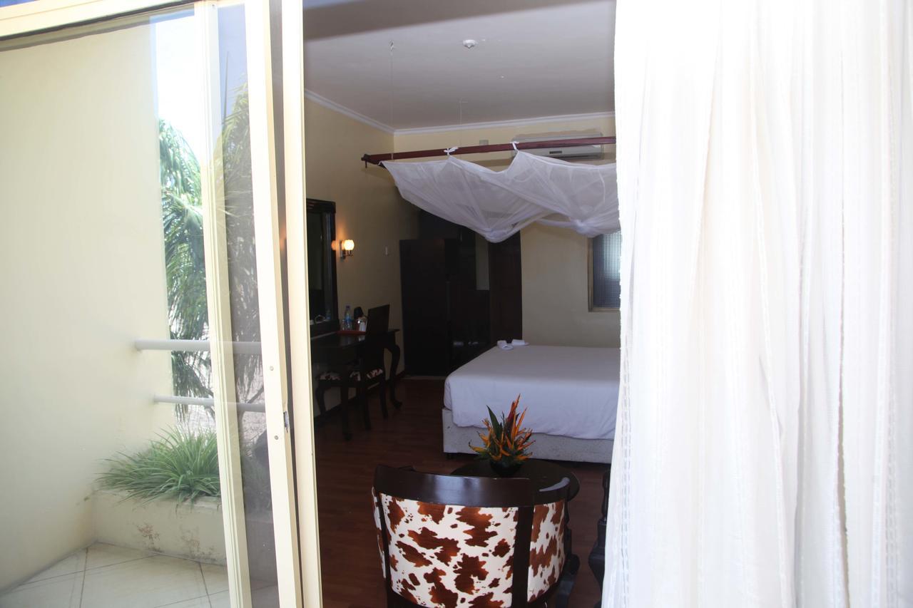 Giraffe Ocean View Hotel Dar es Salaam Buitenkant foto