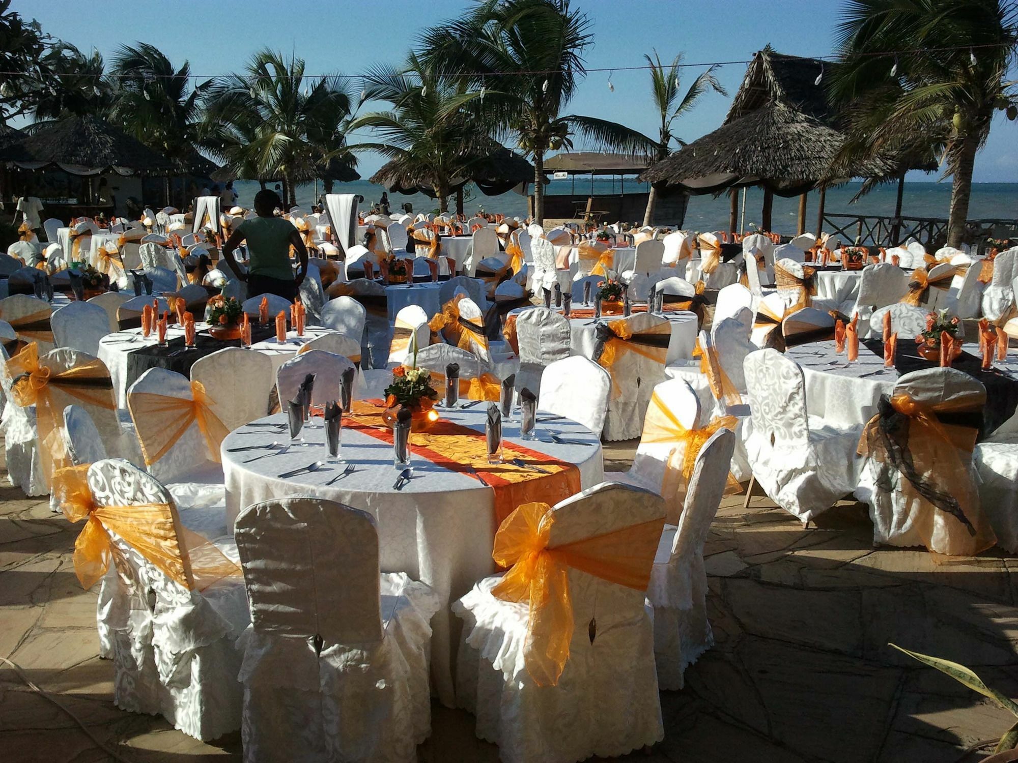 Giraffe Ocean View Hotel Dar es Salaam Buitenkant foto